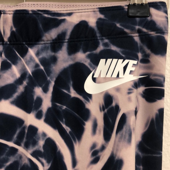 •Nike• Tide Pool Workout Capris - Picture 4 of 7